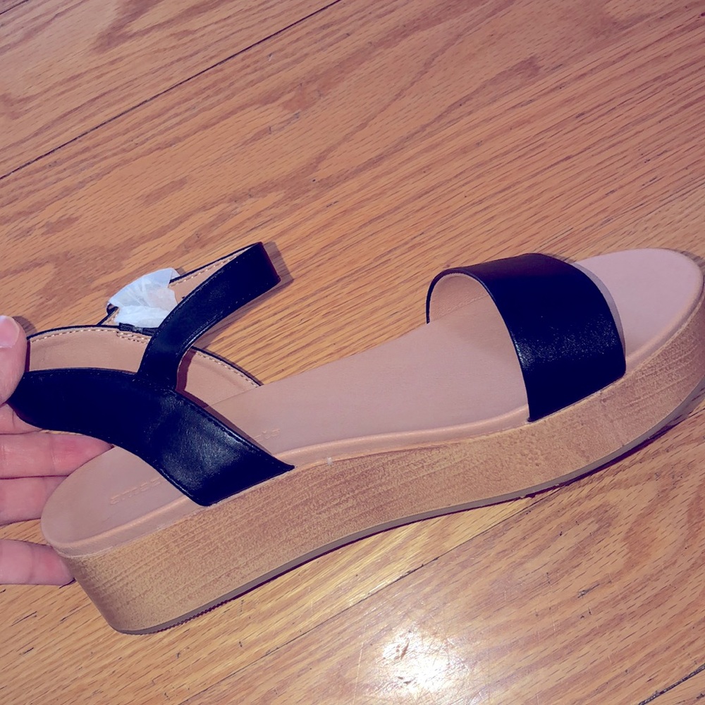 Amazon essentials sandals - Picture 2 of 3